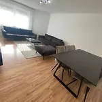 شقة 3 Zimmerwohnung Naehe Autobahn A8 *