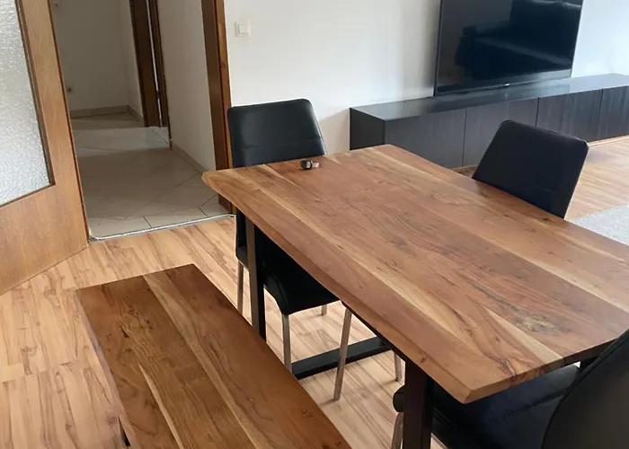 3 Zimmerwohnung Naehe Autobahn A8 Apartament