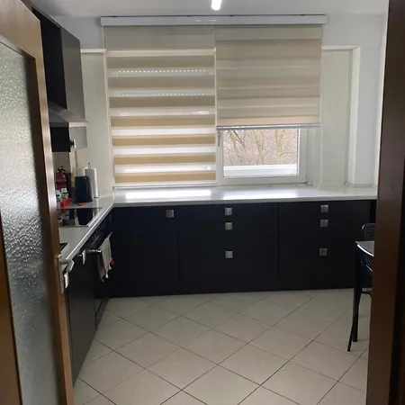 Apartman 3 Zimmerwohnung Naehe Autobahn A8 *