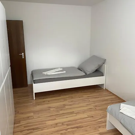 3 Zimmerwohnung Naehe Autobahn A8 Apartman