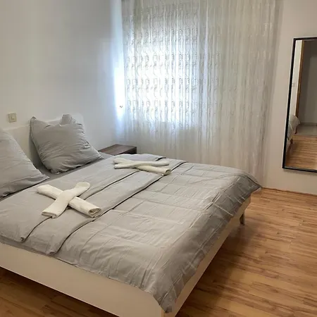 Apartman 3 Zimmerwohnung Naehe Autobahn A8