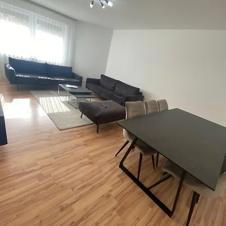 Apartman 3 Zimmerwohnung Naehe Autobahn A8 *