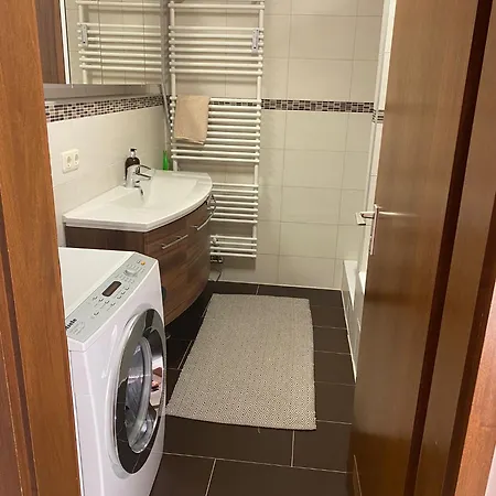 Apartman 3 Zimmerwohnung Naehe Autobahn A8